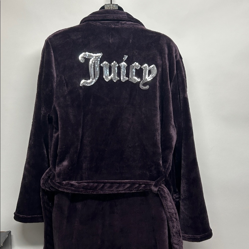 Juicy Couture purple robe size large/extra large Plush Sleepwear